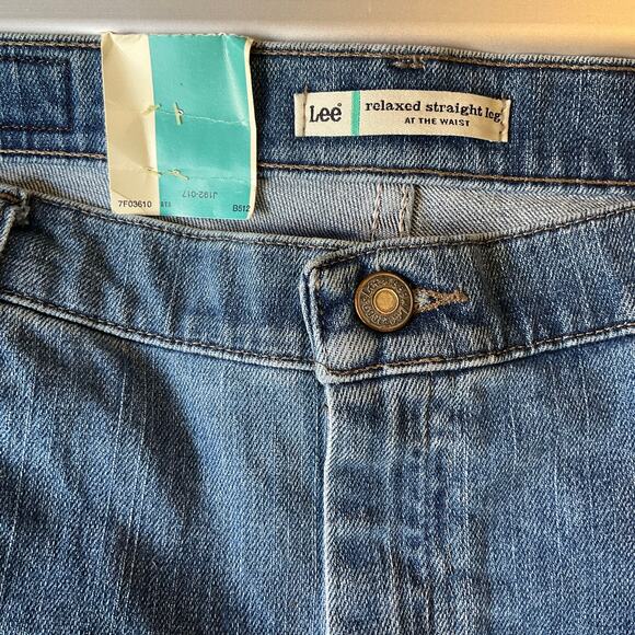 Lee Women Jeans size 16 Long Relaxed Straight Leg High Rise At The Waist Stretch - Picture 8 of 11